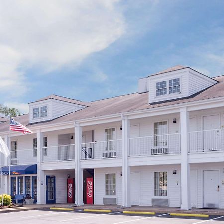 Baymont By Wyndham Albany At Albany Mall Bagian luar foto