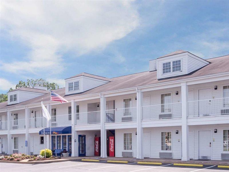 Baymont By Wyndham Albany At Albany Mall Bagian luar foto